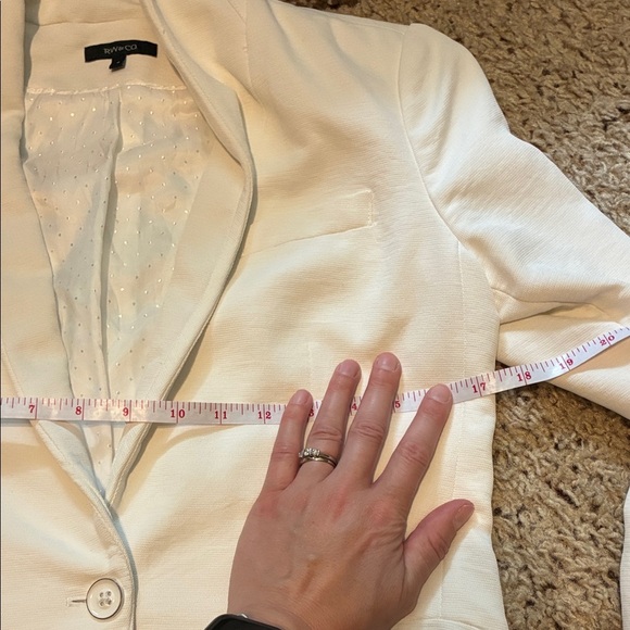 RW&CO. Elegant Off White Blazer - Picture 14 of 16